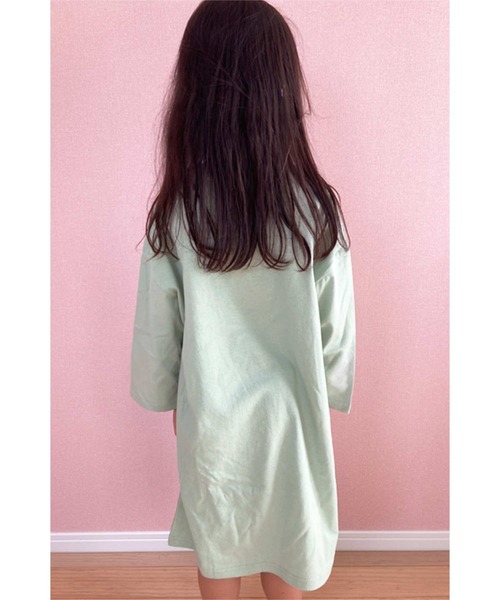 THE CASUAL（カジュアル）の「無地 ビッグシルエット 9分袖 ロングワンピース キッズ（ワンピース・キッズ・アイボリー/ブラック/杢グレー/チャコール/モカ/ベージュ/ミント/ピンク・110cm/120cm/130cm/140cm/150cm/160cm）」の16枚目の写真