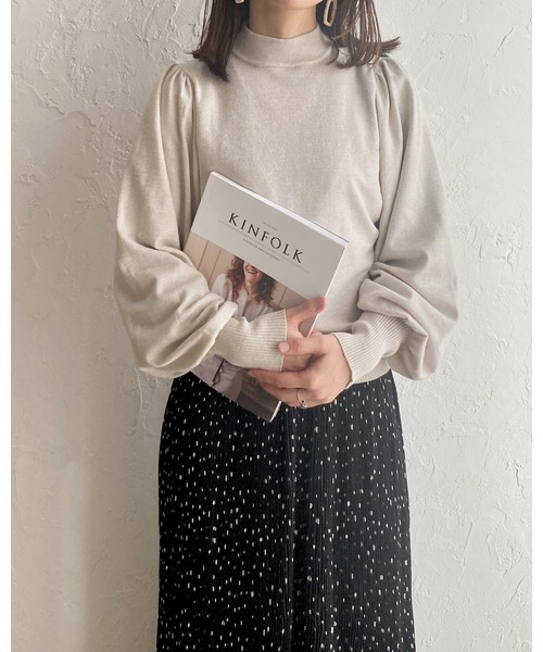 She's Closet(シーズクローゼット)の「モックネックバルーンスリーブショート丈ニット(ニット/セーター・レディース・アイボリー/パープル/ブラック・FREE)」の8枚目の写真