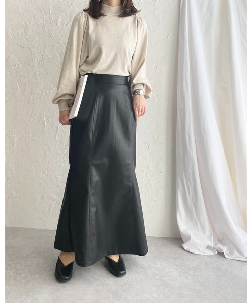 She's Closet(シーズクローゼット)の「モックネックバルーンスリーブショート丈ニット(ニット/セーター・レディース・アイボリー/パープル/ブラック・FREE)」の4枚目の写真