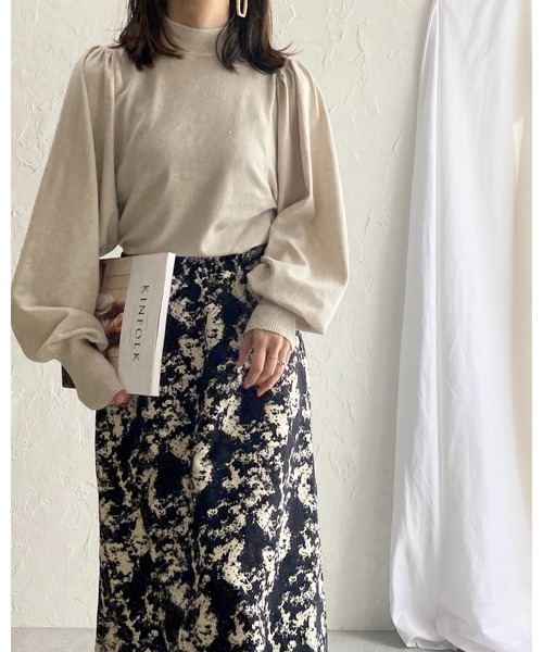 She's Closet(シーズクローゼット)の「モックネックバルーンスリーブショート丈ニット(ニット/セーター・レディース・アイボリー/パープル/ブラック・FREE)」の15枚目の写真