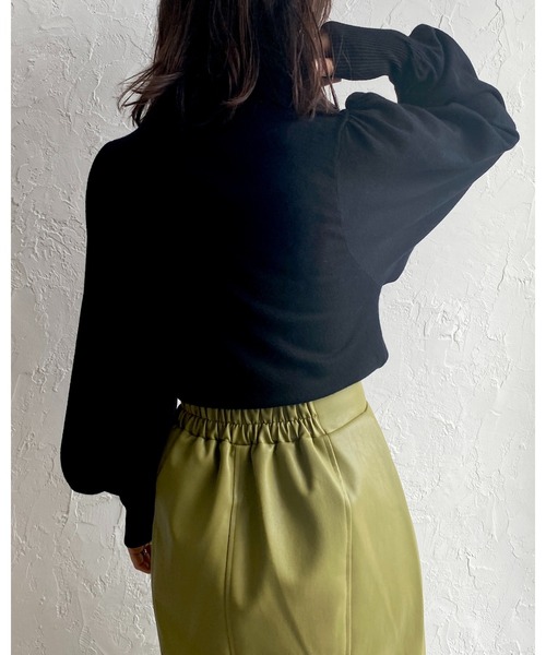 She's Closet(シーズクローゼット)の「モックネックバルーンスリーブショート丈ニット(ニット/セーター・レディース・アイボリー/パープル/ブラック・FREE)」の12枚目の写真