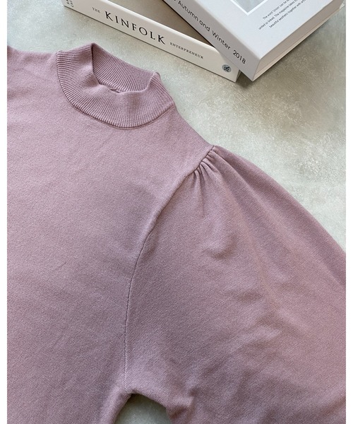 She's Closet(シーズクローゼット)の「モックネックバルーンスリーブショート丈ニット(ニット/セーター・レディース・アイボリー/パープル/ブラック・FREE)」の5枚目の写真