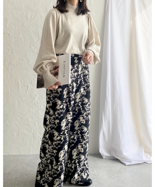 She's Closet(シーズクローゼット)の「モックネックバルーンスリーブショート丈ニット(ニット/セーター・レディース・アイボリー/パープル/ブラック・FREE)」の20枚目の写真