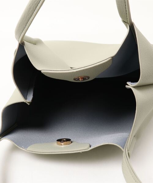 Te chichi TERRASSE（テチチテラス）の「フェイクレザートートバッグ（トートバッグ・レディース・ブラック/オフホワイト/グリーン・ﾌﾘ-）」の6枚目の写真