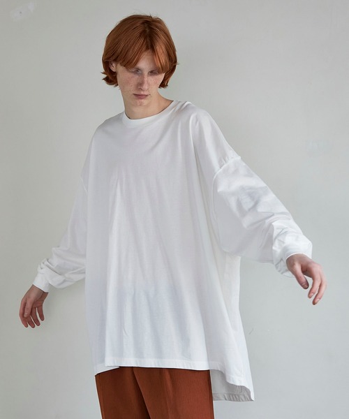UNITED TOKYO（ユナイテッドトウキョウ）の「ステップバックオーバーサイズロンT（Tシャツ/カットソー・メンズ・オフホワイト/ブラック/アイボリー/ピンク・1/2）」の2枚目の写真
