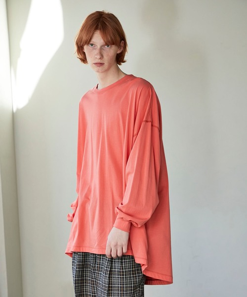 UNITED TOKYO（ユナイテッドトウキョウ）の「ステップバックオーバーサイズロンT（Tシャツ/カットソー・メンズ・オフホワイト/ブラック/アイボリー/ピンク・1/2）」の4枚目の写真