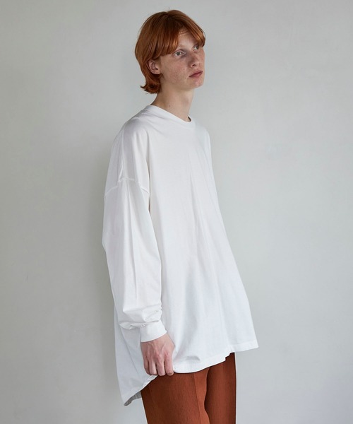 UNITED TOKYO（ユナイテッドトウキョウ）の「ステップバックオーバーサイズロンT（Tシャツ/カットソー・メンズ・オフホワイト/ブラック/アイボリー/ピンク・1/2）」の16枚目の写真