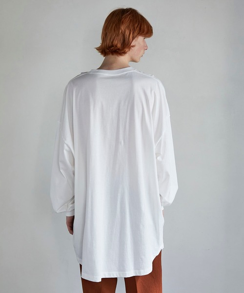 UNITED TOKYO（ユナイテッドトウキョウ）の「ステップバックオーバーサイズロンT（Tシャツ/カットソー・メンズ・オフホワイト/ブラック/アイボリー/ピンク・1/2）」の17枚目の写真