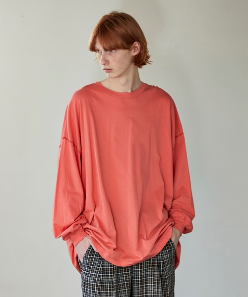 UNITED TOKYO（ユナイテッドトウキョウ）の「ステップバックオーバーサイズロンT（Tシャツ/カットソー・メンズ・オフホワイト/ブラック/アイボリー/ピンク・1/2）」の14枚目の写真