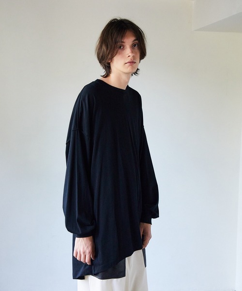 UNITED TOKYO（ユナイテッドトウキョウ）の「ステップバックオーバーサイズロンT（Tシャツ/カットソー・メンズ・オフホワイト/ブラック/アイボリー/ピンク・1/2）」の21枚目の写真