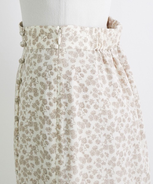 ROPE' PICNIC（ロペピクニック）の「フラワープリントくるみ釦ラップスカート（スカート・レディース・ベージュ/ライトグリーン/ラベンダー・36/38）」の9枚目の写真