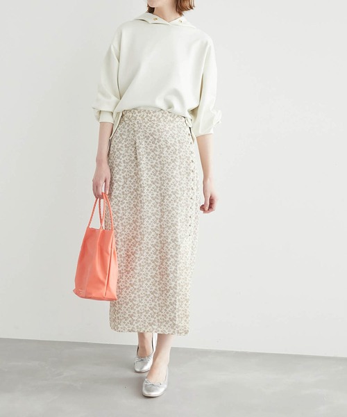 ROPE' PICNIC（ロペピクニック）の「フラワープリントくるみ釦ラップスカート（スカート・レディース・ベージュ/ライトグリーン/ラベンダー・36/38）」の16枚目の写真