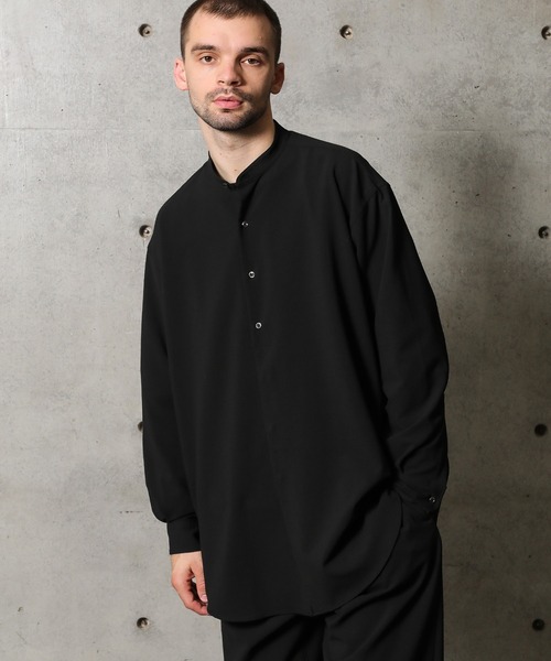 MEN'S BIGI（メンズビギ）の「シアサッカーフェイクプルオーバーシャツ（シャツ/ブラウス・メンズ・ブラック/グレー・01/03/02）」の2枚目の写真