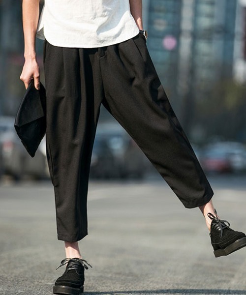 KOR（ケーオーアール）の「８分丈ルーズテーパードパンツ（その他パンツ・メンズ・ブラック/グレー・M/L/XL）」の4枚目の写真