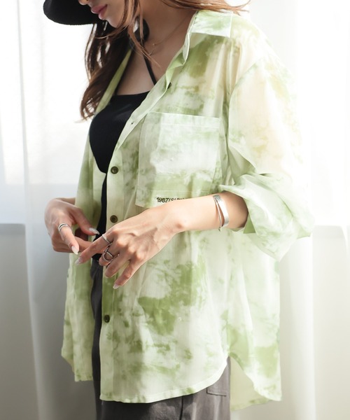 Ulysses(ユリシス)の「シアータイダイ柄シャツ(シャツ/ブラウス・レディース・ダークグレー/モカ/グレー/パープル/グリーン/ベージュ・M/L)」の5枚目の写真