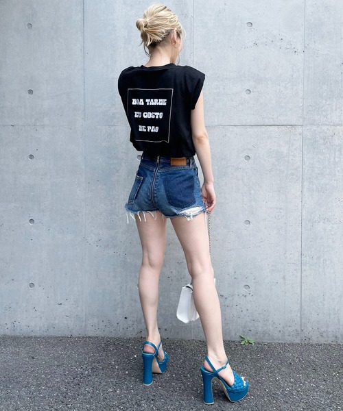 SPIRALGIRL(スパイラルガール)の「肩パット入りバックプリントノースリーブトップス(Tシャツ/カットソー・レディース・ブラック/オフホワイト・FREE)」の19枚目の写真