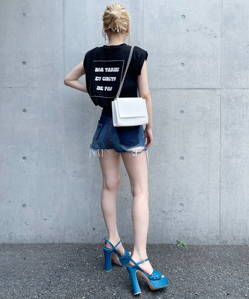SPIRALGIRL(スパイラルガール)の「肩パット入りバックプリントノースリーブトップス(Tシャツ/カットソー・レディース・ブラック/オフホワイト・FREE)」の6枚目の写真