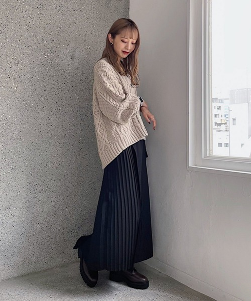 PAGEBOY（ページボーイ）の「ケーブルVネックカーディガン（ニット/セーター・レディース・オフホワイト/ブラック/ブラウン系その他/グレイッシュベージュ・FREE）」の14枚目の写真