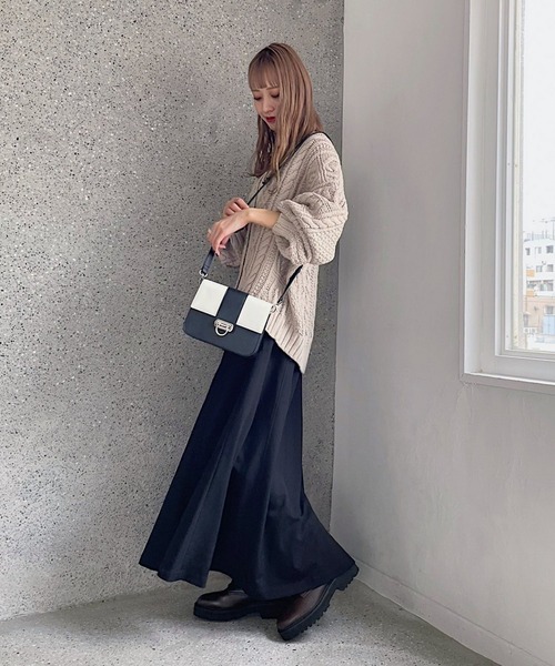 PAGEBOY（ページボーイ）の「ケーブルVネックカーディガン（ニット/セーター・レディース・オフホワイト/ブラック/ブラウン系その他/グレイッシュベージュ・FREE）」の12枚目の写真