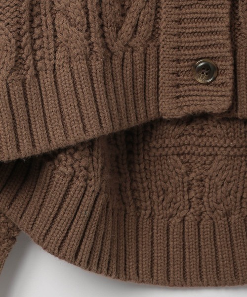 PAGEBOY（ページボーイ）の「ケーブルVネックカーディガン（ニット/セーター・レディース・オフホワイト/ブラック/ブラウン系その他/グレイッシュベージュ・FREE）」の7枚目の写真