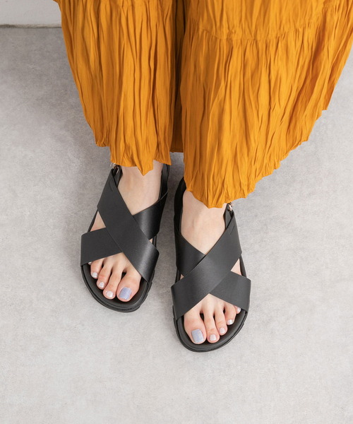 RODE SKO（ロデスコ）の「TONIA フットベッドクロスサンダル（サンダル・レディース・ブラック/アニマル・38/37）」の15枚目の写真