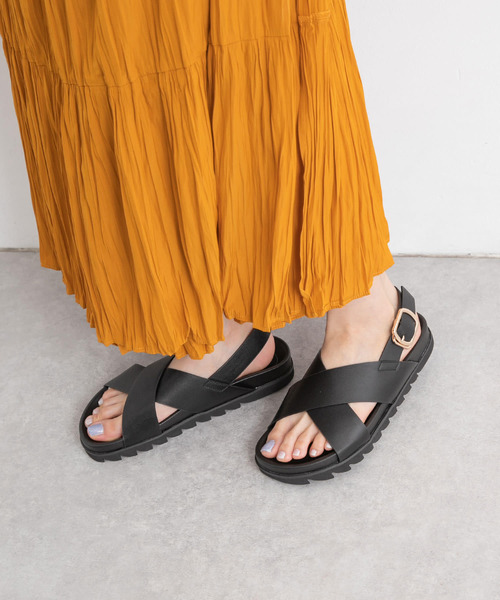 RODE SKO（ロデスコ）の「TONIA フットベッドクロスサンダル（サンダル・レディース・ブラック/アニマル・38/37）」の8枚目の写真