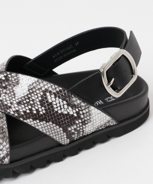 RODE SKO（ロデスコ）の「TONIA フットベッドクロスサンダル（サンダル・レディース・ブラック/アニマル・38/37）」の20枚目の写真