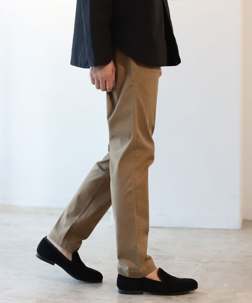 BEAMS LIGHTS(ビームスライツ)の「BEAMS LIGHTS / ストレッチ ワンプリーツ テーパード チノ 21(チノパンツ・メンズ・ネイビー/ベージュ/オリーブ/ブラウン系その他2/オフホワイト/ブラウン系その他・LARGE/SMALL/X-LARGE/MEDIUM)」の4枚目の写真
