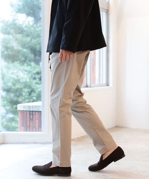 BEAMS LIGHTS(ビームスライツ)の「BEAMS LIGHTS / ストレッチ ワンプリーツ テーパード チノ 21(チノパンツ・メンズ・ネイビー/ベージュ/オリーブ/ブラウン系その他2/オフホワイト/ブラウン系その他・LARGE/SMALL/X-LARGE/MEDIUM)」の3枚目の写真