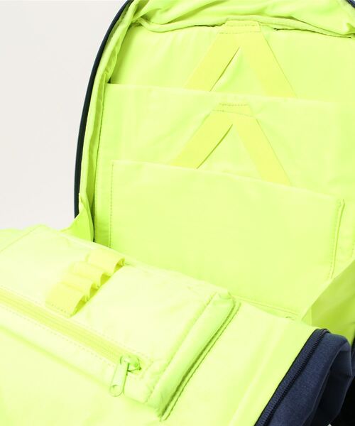 UNSTANDARD(アンスタンダード)の「UNSTANDARD アンスタンダード 【SILAS×UNSTANDARD】SQUARE BACKPACK(バックパック/リュック・メンズ・ネイビー・FREE)」の3枚目の写真