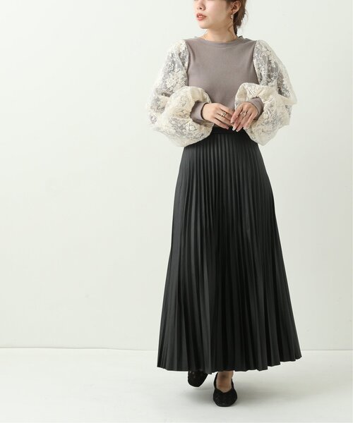 RAY CASSIN（レイカズン）の「フェイクレザープリーツスカート（スカート・レディース・ブラウン/グレイッシュベージュ/ブラック・FREE）」の6枚目の写真