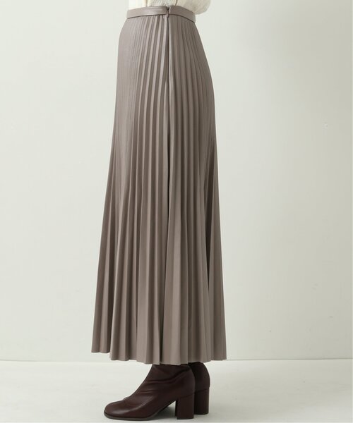 RAY CASSIN（レイカズン）の「フェイクレザープリーツスカート（スカート・レディース・ブラウン/グレイッシュベージュ/ブラック・FREE）」の16枚目の写真