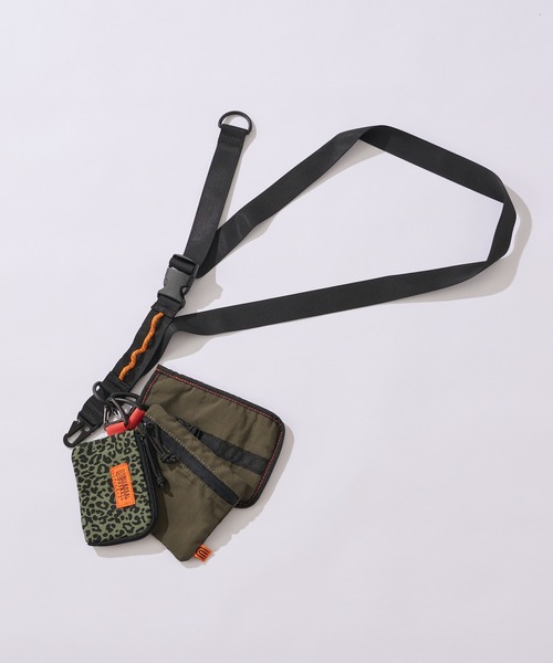 UNIVERSAL OVERALL（ユニバーサルオーバーオール）の「【UNIVERSAL OVERALL/ユニバーサルオーバーオール】別注マルチストラップショルダー（ショルダーバッグ・メンズ・ブラック/パープル/ブラウン/カーキ/オレンジ・ONE SIZE）」の4枚目の写真