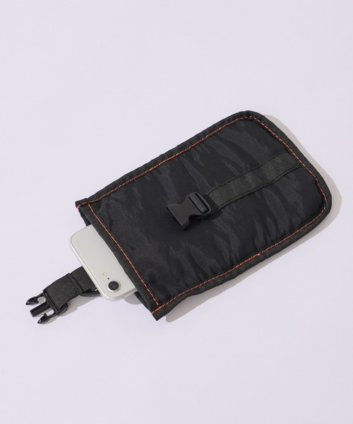 UNIVERSAL OVERALL（ユニバーサルオーバーオール）の「【UNIVERSAL OVERALL/ユニバーサルオーバーオール】別注マルチストラップショルダー（ショルダーバッグ・メンズ・ブラック/パープル/ブラウン/カーキ/オレンジ・ONE SIZE）」の11枚目の写真