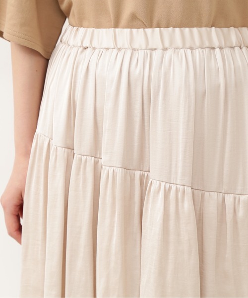 NATURAL BEAUTY BASIC（ナチュラルビューティーベーシック）の「サテンレイヤードスカート/0171220880（スカート・レディース・オフホワイト/グリーン/キャメル・SMALL/MEDIUM）」の11枚目の写真