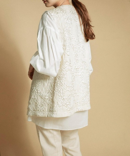 KBF（ケイビーエフ）の「ジャガードベスト（ベスト・レディース・アイボリー/ネイビー・ONE）」の3枚目の写真