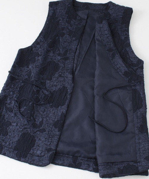 KBF（ケイビーエフ）の「ジャガードベスト（ベスト・レディース・アイボリー/ネイビー・ONE）」の4枚目の写真