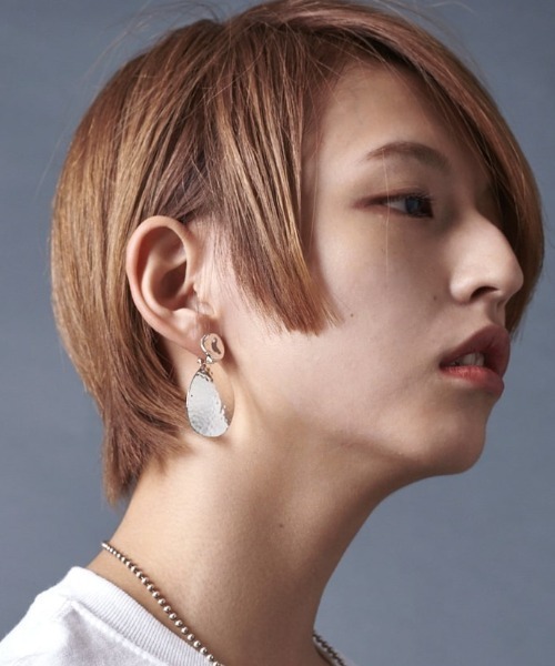 Taaii(ターイ)の「Taaii BRASS OVAL EARRING:オーバルイヤリング(ピアス(両耳用)・レディース・シルバー・FREE)」の1枚目の写真