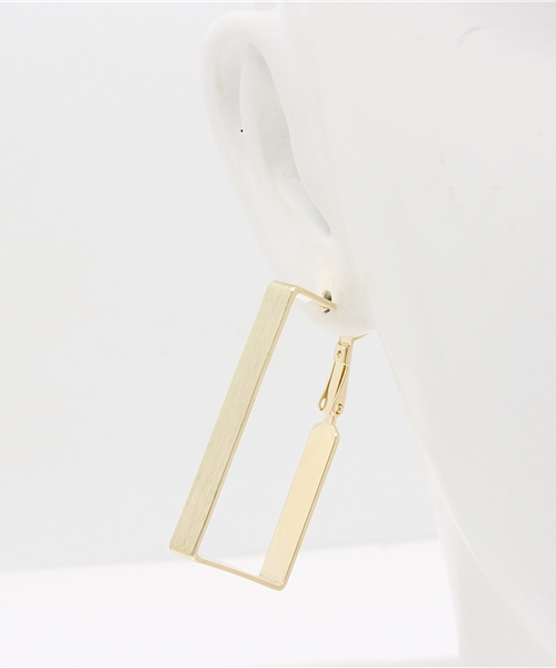 CIAOPANIC（チャオパニック）の「【Ciaopanic】長方形ピアス（ピアス（両耳用）・レディース・ゴールド・FREE）」の5枚目の写真