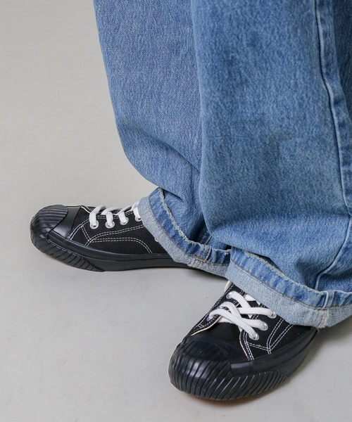 SPINNS（スピンズ）の「ゴムソール キャンバススニーカー（スニーカー・メンズ・ブラック/アイボリー・M/L）」の13枚目の写真