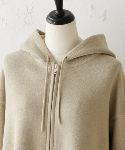 BEARDSLEY（ビアズリー）の「テープ刺繍ニットパーカー（パーカー・レディース・サンドベージュ/ネイビー・FREE）」の6枚目の写真