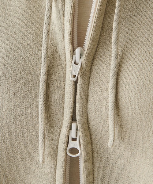 BEARDSLEY（ビアズリー）の「テープ刺繍ニットパーカー（パーカー・レディース・サンドベージュ/ネイビー・FREE）」の4枚目の写真