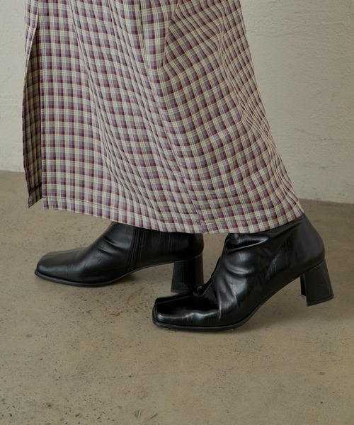 Kastane(カスタネ)の「ソフトレザースクエアブーツ(ブーツ・レディース・ブラック/グレイッシュベージュ/アイボリー・37/38/39)」の13枚目の写真