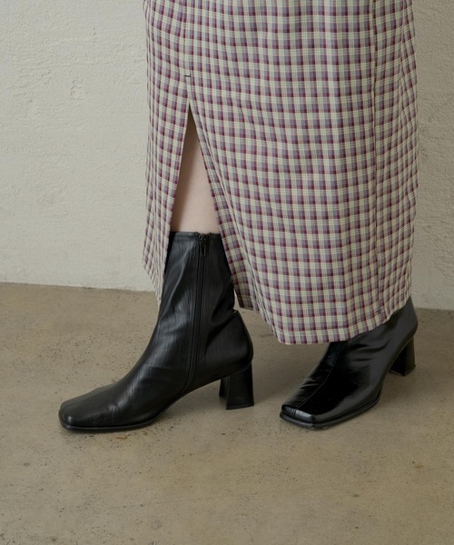 Kastane(カスタネ)の「ソフトレザースクエアブーツ(ブーツ・レディース・ブラック/グレイッシュベージュ/アイボリー・37/38/39)」の14枚目の写真