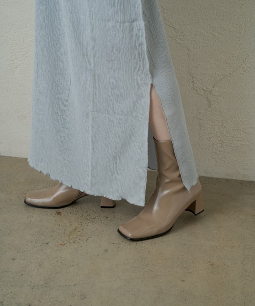 Kastane(カスタネ)の「ソフトレザースクエアブーツ(ブーツ・レディース・ブラック/グレイッシュベージュ/アイボリー・37/38/39)」の15枚目の写真