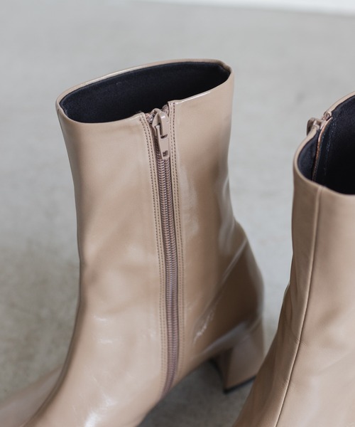 Kastane(カスタネ)の「ソフトレザースクエアブーツ(ブーツ・レディース・ブラック/グレイッシュベージュ/アイボリー・37/38/39)」の9枚目の写真
