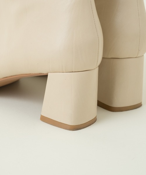 Kastane(カスタネ)の「ソフトレザースクエアブーツ(ブーツ・レディース・ブラック/グレイッシュベージュ/アイボリー・37/38/39)」の19枚目の写真