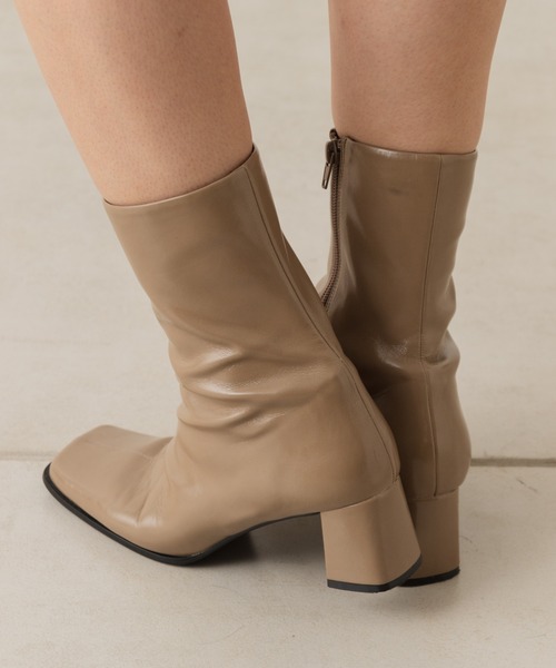 Kastane(カスタネ)の「ソフトレザースクエアブーツ(ブーツ・レディース・ブラック/グレイッシュベージュ/アイボリー・37/38/39)」の21枚目の写真