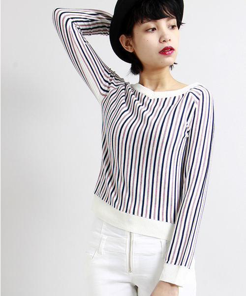 WEGO（ウィゴー）の「WEGO/オフショルVネックニット（ニット/セーター・レディース・ホワイト/ホワイト系その他/ブラック系その他/サックスブルー/ブルー系その他/トリコロール・FREE）」の6枚目の写真