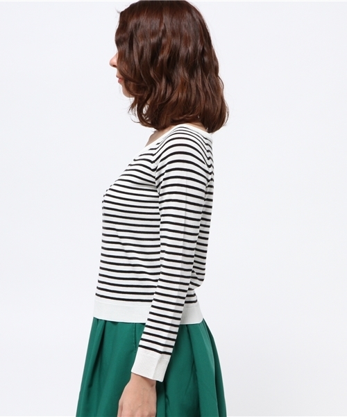WEGO（ウィゴー）の「WEGO/オフショルVネックニット（ニット/セーター・レディース・ホワイト/ホワイト系その他/ブラック系その他/サックスブルー/ブルー系その他/トリコロール・FREE）」の9枚目の写真